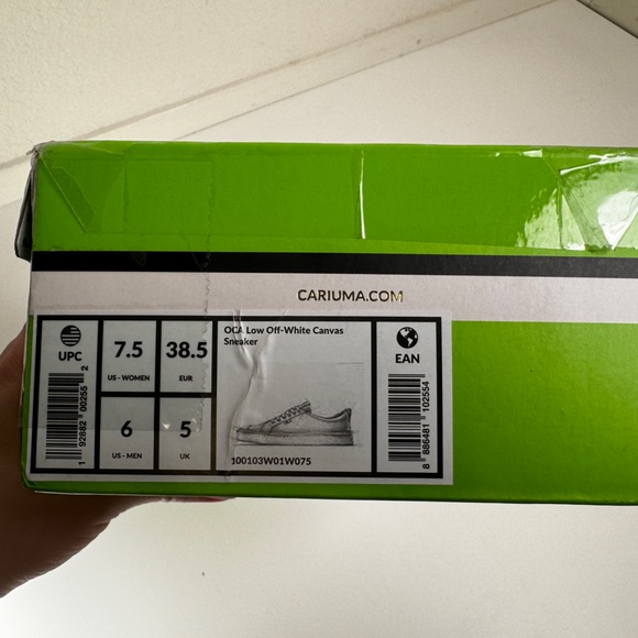Cariuma Off-White Canvas
OCA LOW|NIB|The Perfect White Tennis Shoe! - Picture 13 of 14